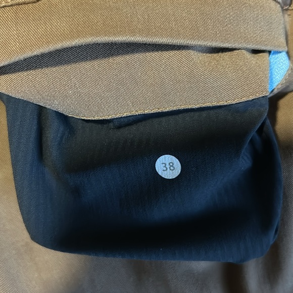 Lulu Lemon Pants - Picture 5 of 5
